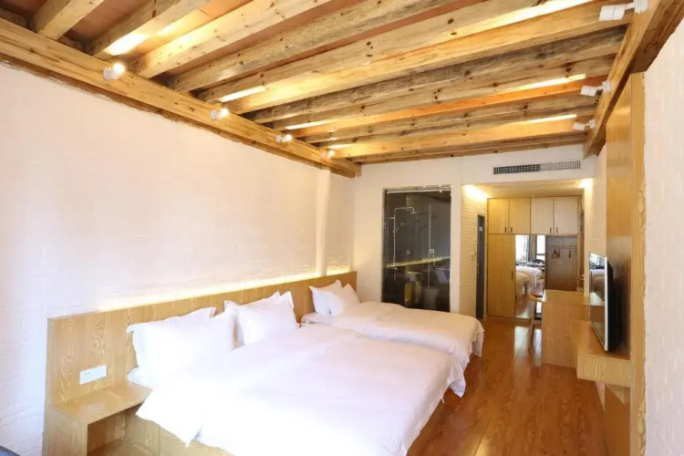 26th · Courtyard · Hotel