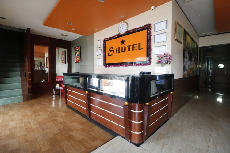 S Hotel by RedDoorz