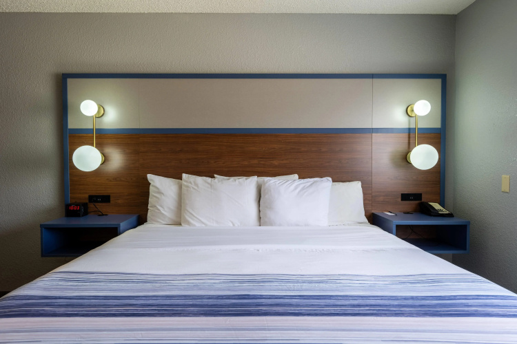 AmericInn by Wyndham Monroe