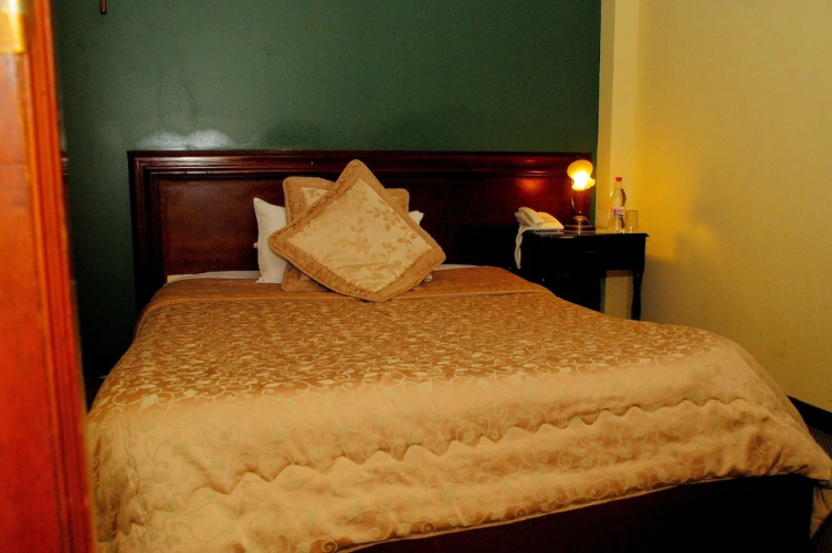 Colony Inn Hotel