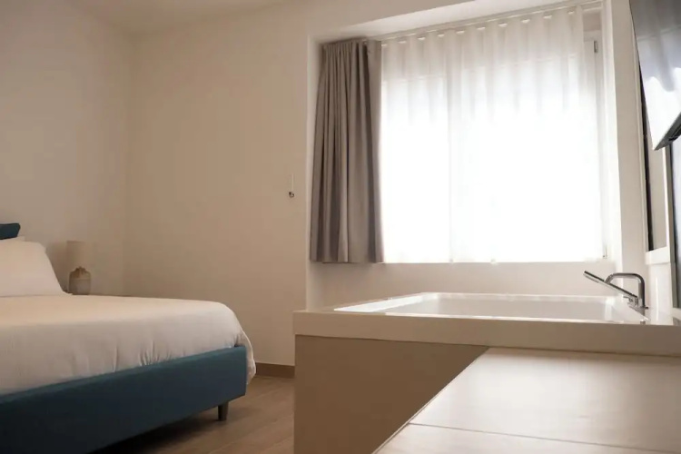 Monumental Luxury Rooms
