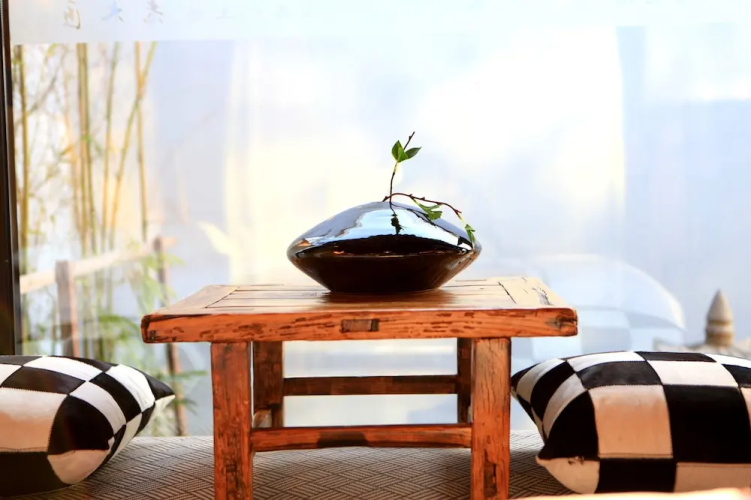 Carpenter's Rustic Courtyard-Great Wall