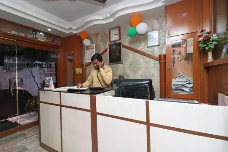 Hotel Classic by OYO Rooms