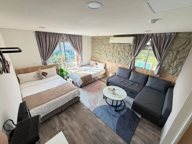 Deluxe Quadruple room
