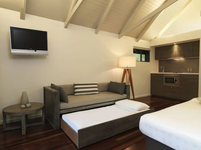 Bungalow with balcony
