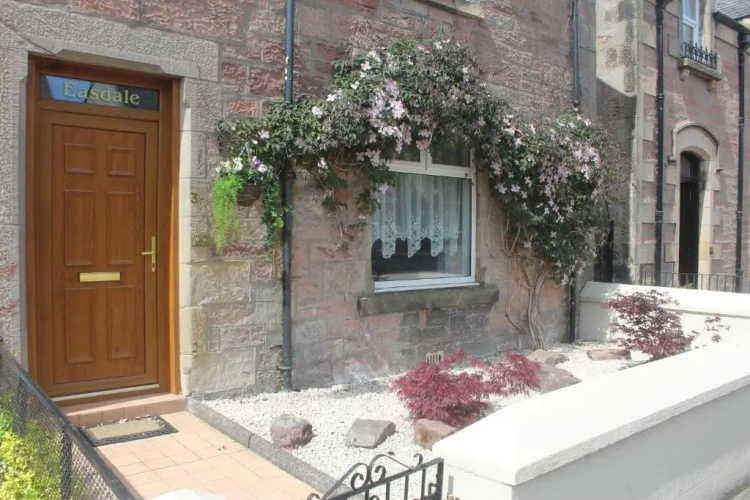 2 Bedrooms Single Apartment