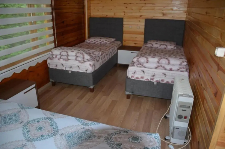 Nazli Cicek Apart