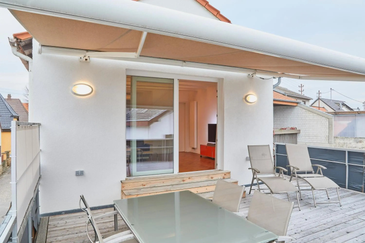 Klimatisierte Wohnung mit großer Terrasse