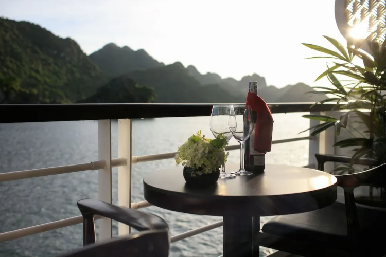 V'Spirit Cruises