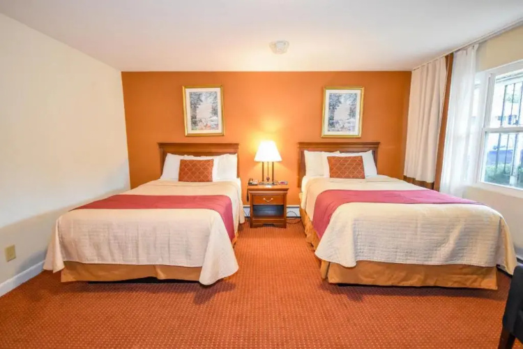 Monticello Inn Framingham