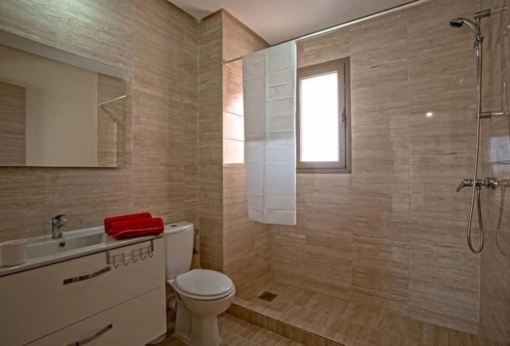 3 Bedrooms Comfort Apartment with garden view