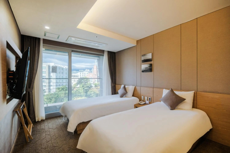 Hotel Bridge Seogwipo