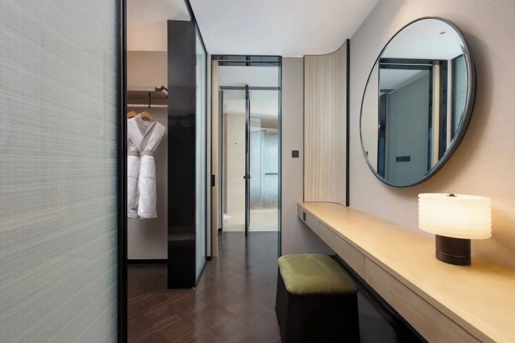 Royal Single Suite