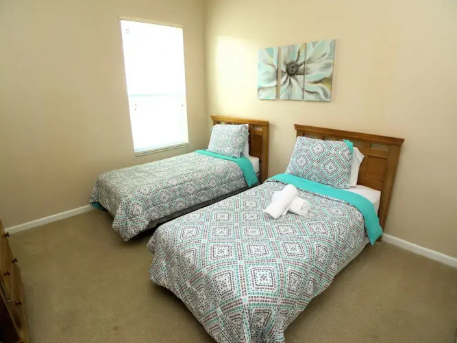 5 BED Pool Home With Conservation View