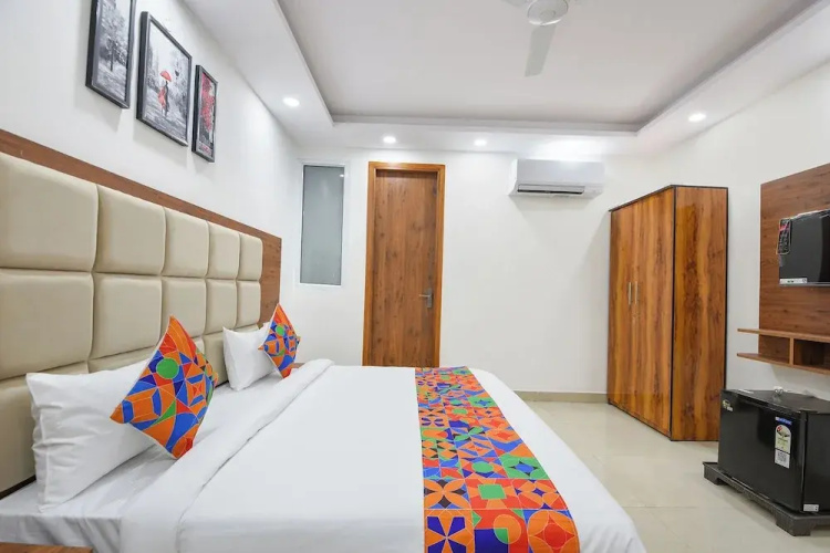 Fabhotel Evergreen