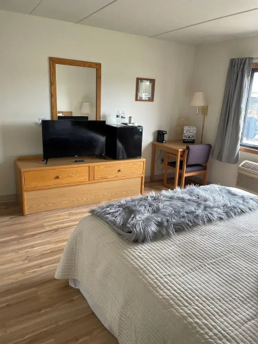 Hygge Inn & Suites
