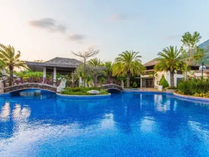 Jinnian Pool Holiday Villa