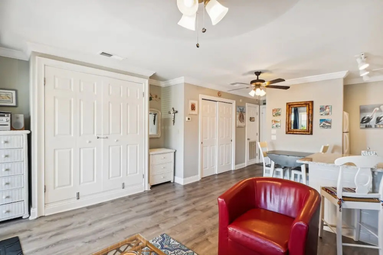 Sandpiper Cove 8245 Studio Bedroom Condo by RedAwning