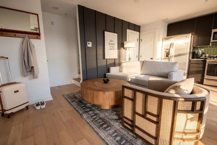 Sosuite NEW 2BR Apt w W D Split Level