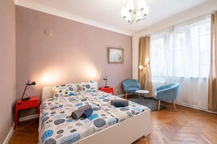 1 Bedroom Apartment