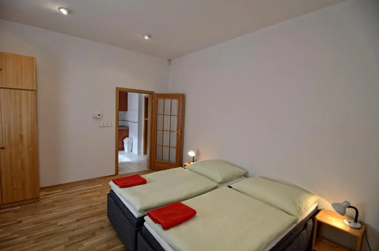 2 Bedrooms Apartment