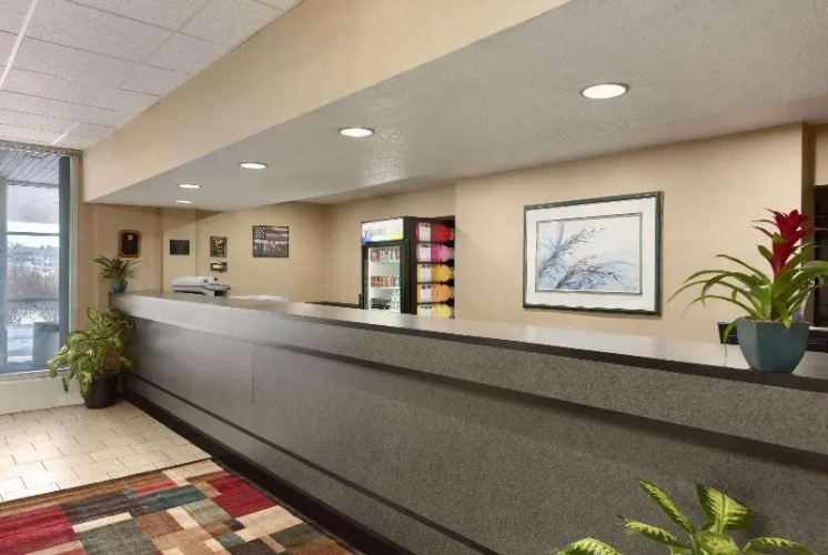 Ramada Hazleton