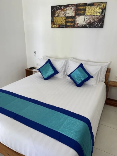 Deluxe Double room with partial ocean view