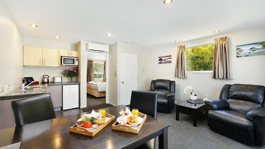 1 Bedroom Deluxe Apartment