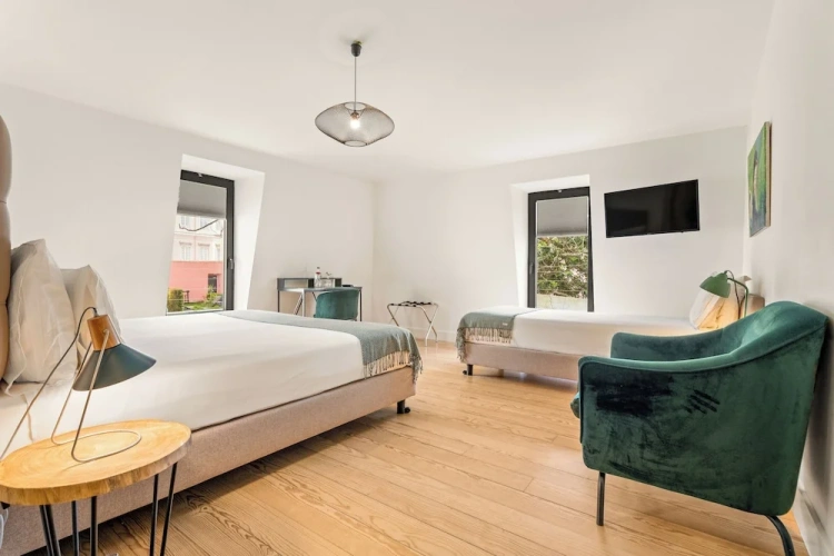 Triple room