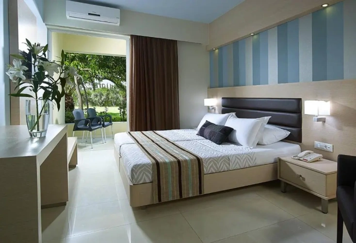 Superior Twin room with garden view