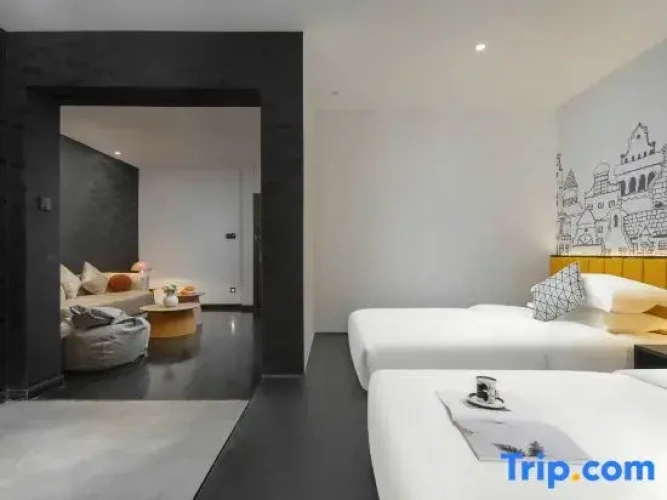 Quadruple Suite