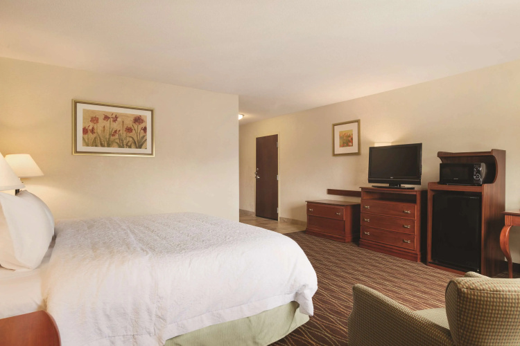 Hampton Inn & Suites Greenfield