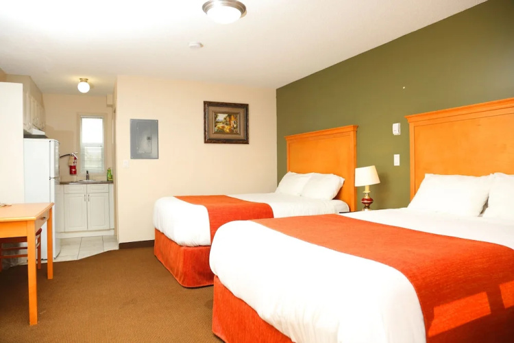 Chateau Motel