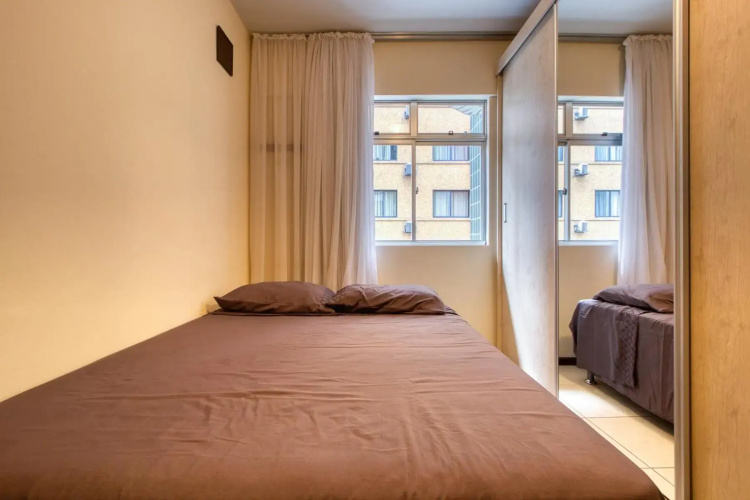Ótimo apartamento no Centro mobiliado e com garagem