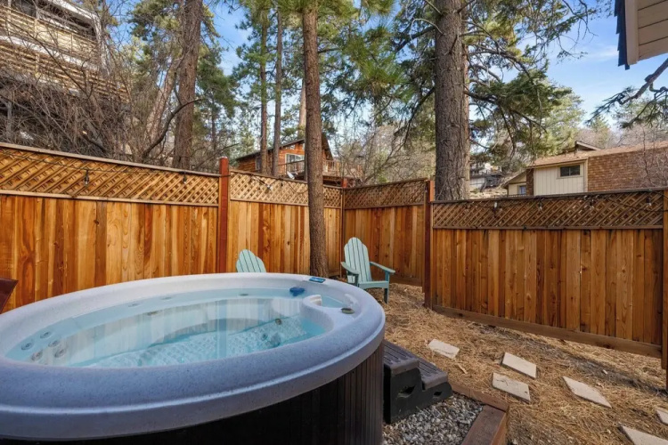 Encino Pines