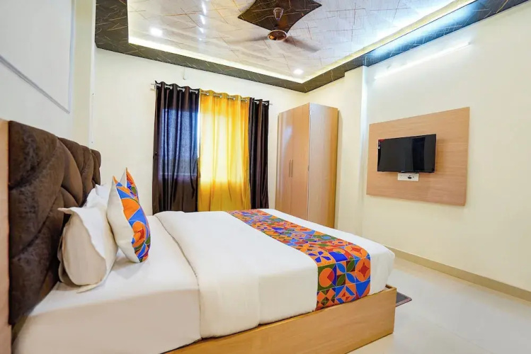 Fabhotel Paramhans Guest House