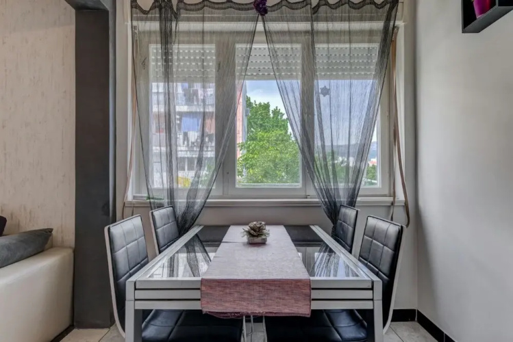 Cool Cozy Apartment