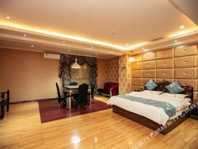 Deluxe Quadruple Family Suite