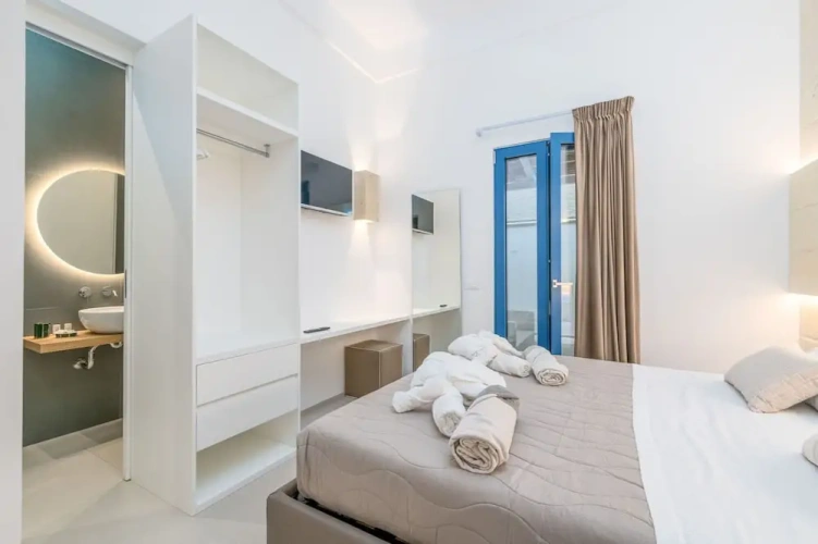 3 Bedrooms Apartment