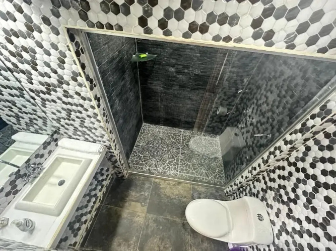 Emerald Luxe Suites