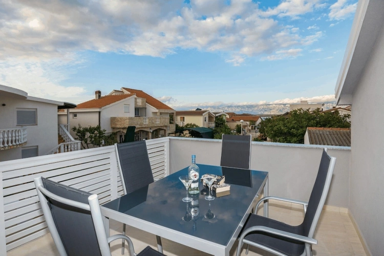 Apartment with balcony
