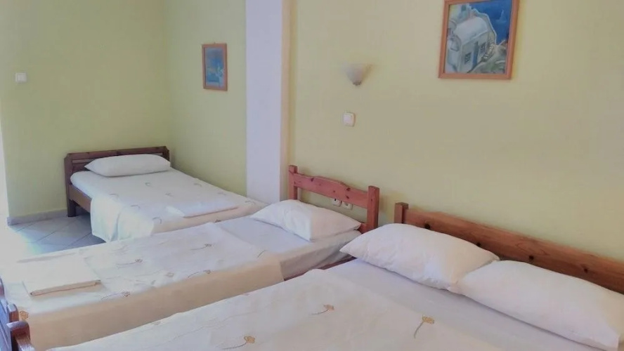Finikas Apartments Polichrono