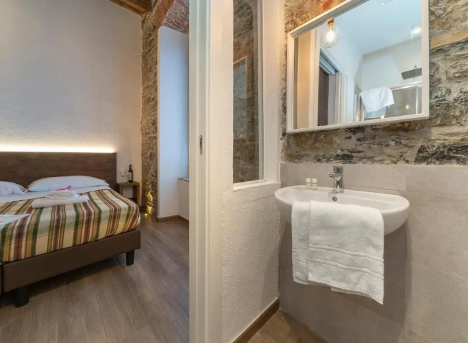 Deluxe Double room with city view