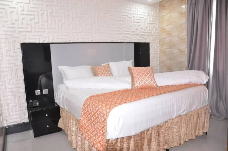 Quince Garden Hotel