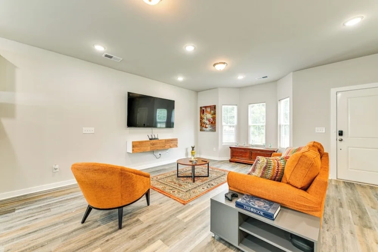 3 Bedrooms Apartment