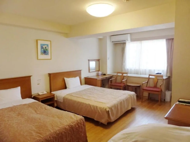 Standard Triple room