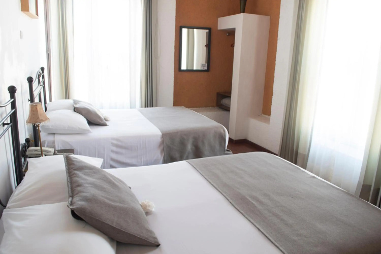Pórtico Hotel & Galería