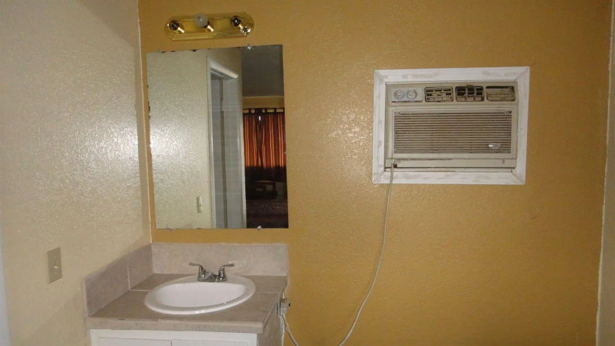 Holiday Motel