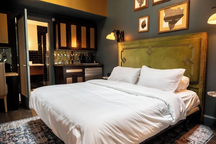 Luxury Double Suite with city view