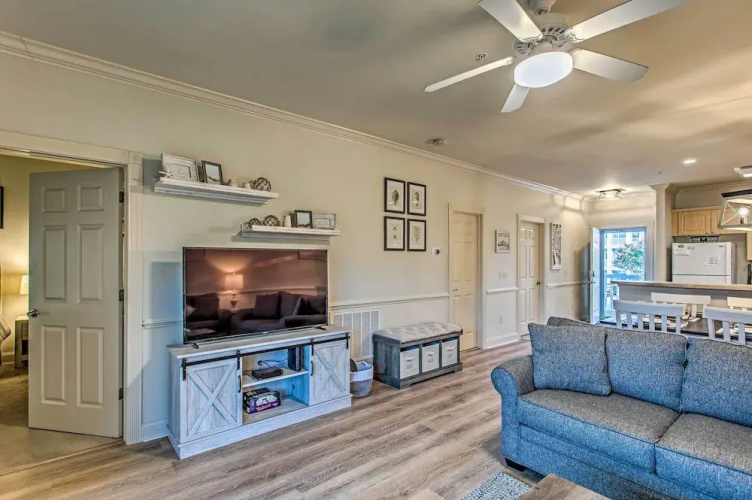 3 Mi to Myrtle Beach: Coastal Condo w/ Pool!